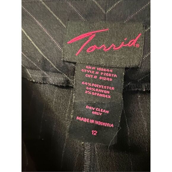 Torrid Cropped Pants - Picture 4 of 4